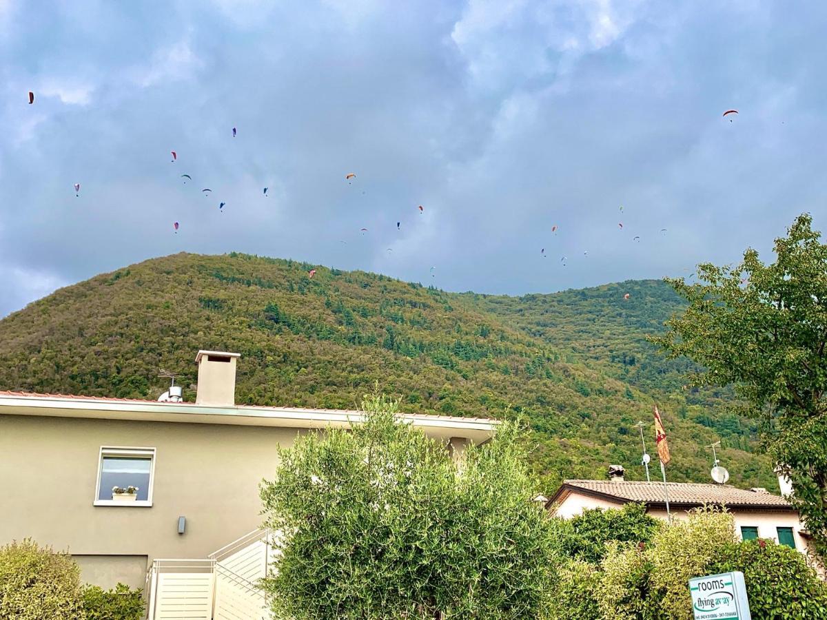 Flyingaway Panzió Borso del Grappa Kültér fotó