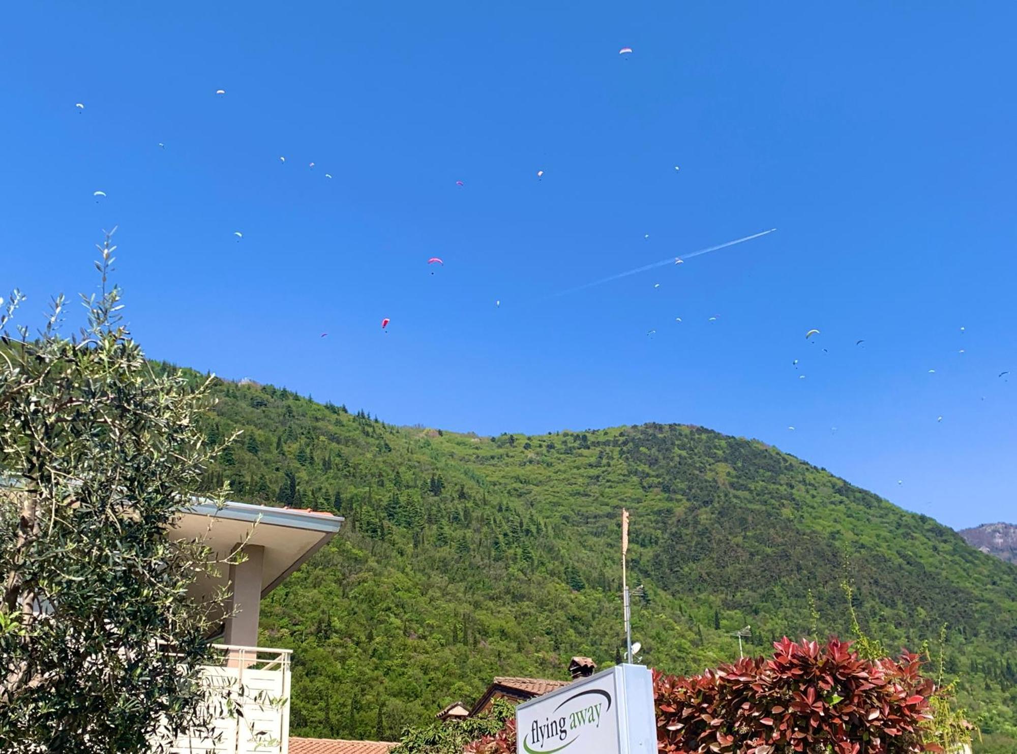 Flyingaway Panzió Borso del Grappa Kültér fotó